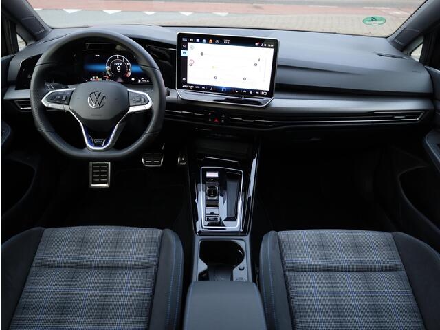 Volkswagen GOLF GTE 1.5 eHybrid 272PK | Panodak | Head-up | Keyless | Camera | IQ Light Matrix | Stoel&Stuurverwarming | Alarm |