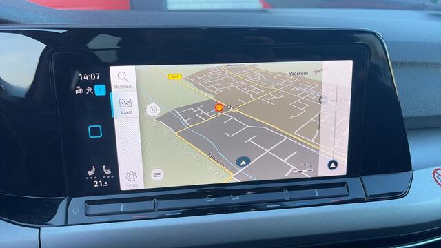 Volkswagen GOLF 2.0 TDI Life AUTOMAAT / FULL LED / CARPLAY / STOELVERW / STUURVERW / CLIMA / PDC / BLUETOOTH / ACC