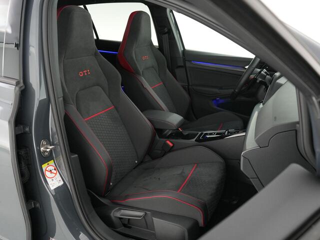 Volkswagen GOLF GTI Clubsport 2.0 TSI |Akrapovic|panoramadak|dealer onderhouden|IQ-light|19" R velgen|ACC|parkeer camera|sfeerverlichting|stoel & stuurverwarming|