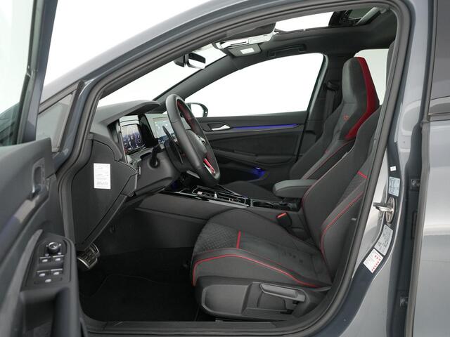 Volkswagen GOLF GTI Clubsport 2.0 TSI |Akrapovic|panoramadak|dealer onderhouden|IQ-light|19" R velgen|ACC|parkeer camera|sfeerverlichting|stoel & stuurverwarming|