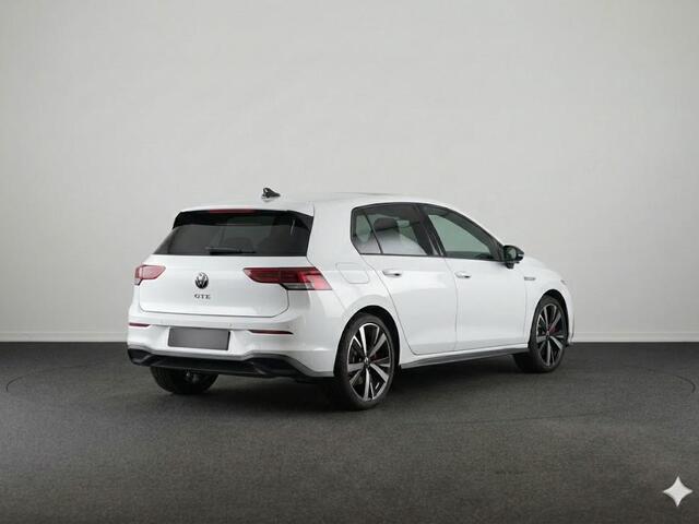 Volkswagen GOLF 1.5 eHybrid GTE 272 PK PHEV DSG | Panorama dak | Head Up display | Black Style | 360 graden camera |