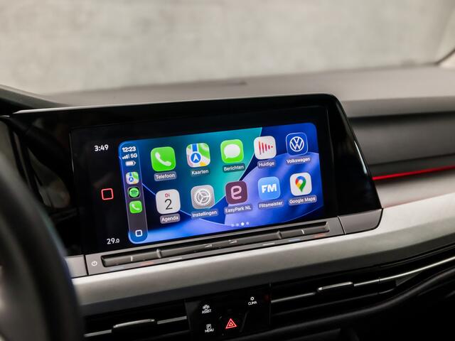 Volkswagen GOLF 1.0 TSI Sport Automaat (VIRTUAL COCKPIT, APPLE CARPLAY, GROOT NAVI, SFEERVERLICHTING, KEYLESS, LM VELGEN, SPORTSTOELEN, ADAPTIVE CRUISE, LED KOPLAMPEN, NIEUWSTAAT)