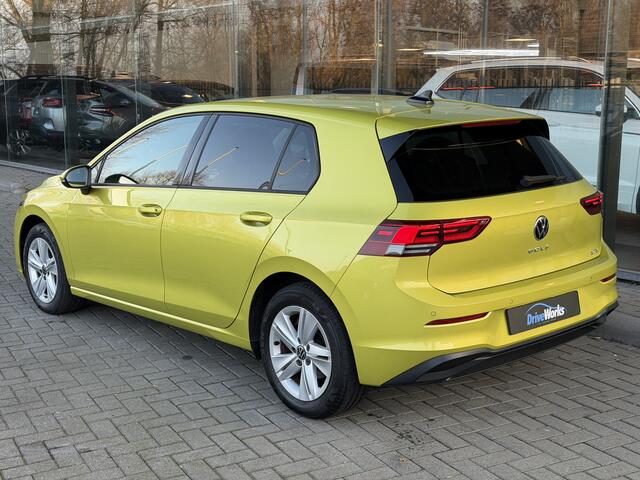Volkswagen GOLF 1.0 eTSI Life Business | Carplay | Adaptive CC | Key-less | Dodehoek-assistent - Noodremsyst assist - Snelh-/afstandsreg- Camera Interesse in een bezichtiging of proefrit, bel of app met 06-24282842h
