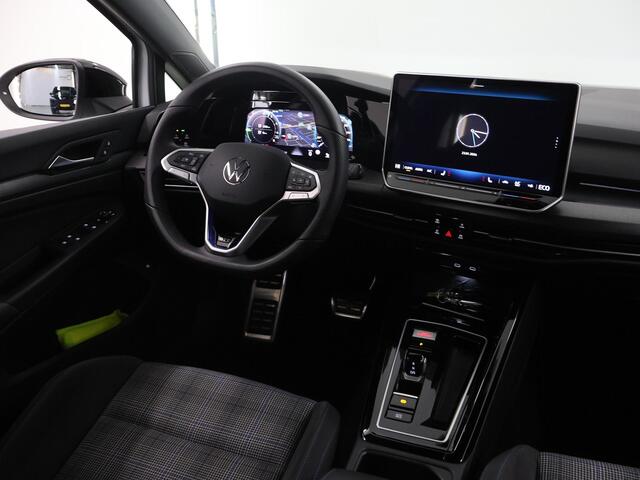 Volkswagen GOLF 1.5 eHybrid GTE | Matrix LED | Head -Up | Camera 360° | Stoel / Stuurverwarming | Keyless Go |