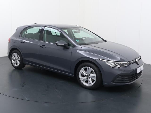 Volkswagen GOLF 1.0 TSI Life | 110 PK | Achteruitrijcamera | Navigatiesysteem | Adaptive cruise control |