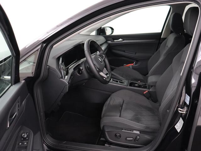 Volkswagen GOLF 1.5 eTSI Style | Stoelverwarming | Trekhaak | Camera | Stuurverwarming | Memory | Sfeerverlichting | Carplay | Navigatie | Adaptive cruise | Parkeerhulp | Climate control