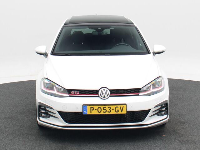Volkswagen GOLF 2.0 TSi GTi Performance | Panoramadak | Adaptive Cruise | Climate Control | Stoelverwarming | Navigatie | Camera | 19 Inch | 95.707 Km!!