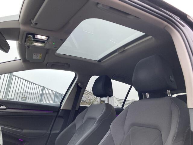 Volkswagen GOLF 1.5 eTSI 150pk DSG Style · Panoramadak · Camera · Apple/Android Car Play · Dodehoeksensor ·