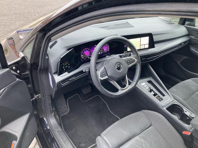 Volkswagen GOLF 1.5 eTSI 150pk DSG Style · Panoramadak · Camera · Apple/Android Car Play · Dodehoeksensor ·