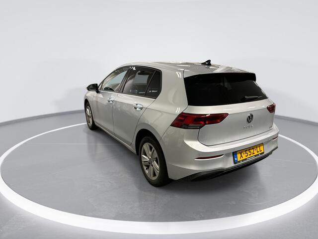Volkswagen GOLF 1.0 eTSI 110pk Life Business · Apple/Android Car Play · Navigatie · Sfeerverlichting · P-Sensoren · 16'' Inch · Garantie t/m 12-01-2028 of 100.000km