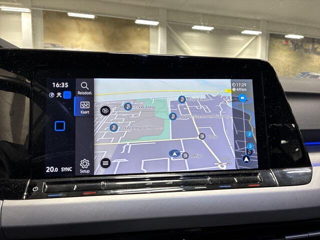 Volkswagen GOLF 1.0 eTSI 110pk Life Business · Apple/Android Car Play · Navigatie · Sfeerverlichting · P-Sensoren · 16'' Inch · Garantie t/m 12-01-2028 of 100.000km