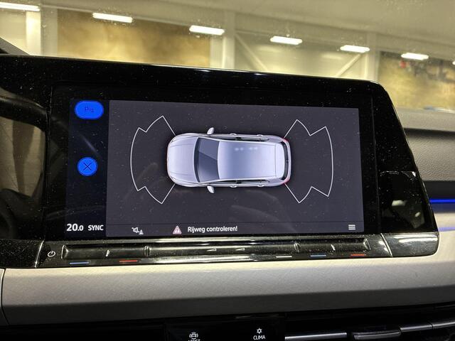 Volkswagen GOLF 1.0 eTSI 110pk Life Business · Apple/Android Car Play · Navigatie · Sfeerverlichting · P-Sensoren · 16'' Inch · Garantie t/m 12-01-2028 of 100.000km