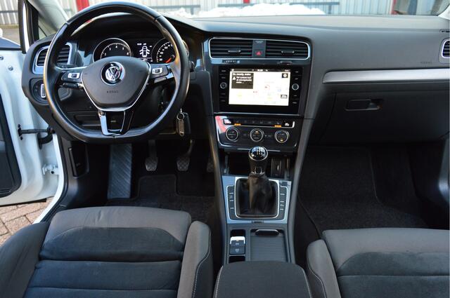 Volkswagen GOLF 1.0 TSI Comfortline Business O.a; PDC, Clima, Navi, ACC, Stoelverw, Carplay, Etc. All-in prijs!