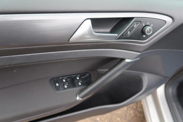 Volkswagen GOLF Variant 1.5 TSI Comfortline Automaat Trekhaak Navi Camera