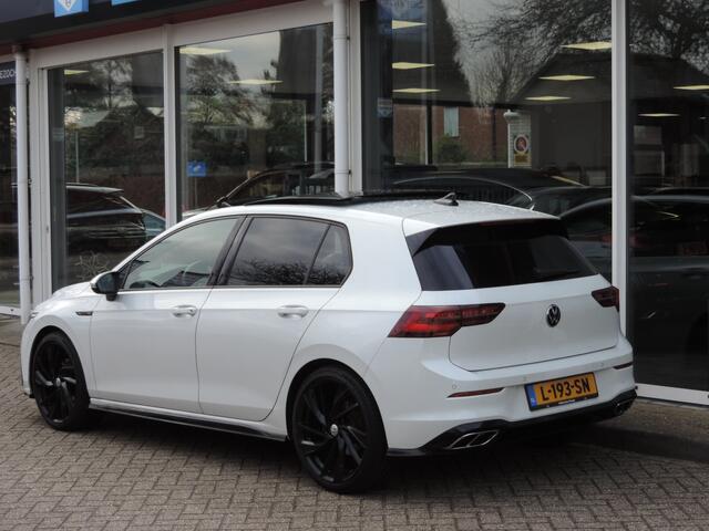 Volkswagen GOLF 1.5 eTSI R-Line - Pano | ACC | Camera | IQ.Light | Harman-Kardon | Stoel/stuurverw.