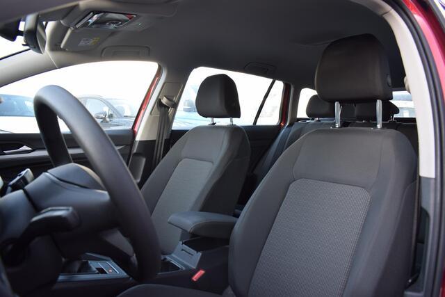 Volkswagen GOLF Variant 1.0 TSI Golf | Trekhaak | Apple CarPlay | LED | Climate