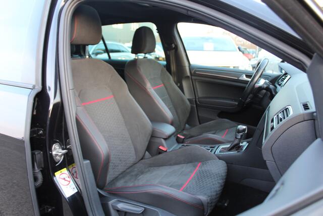 Volkswagen GOLF 2.0 TSI 245Pk GTI Performance | Alcantara/leer | Panoramadak