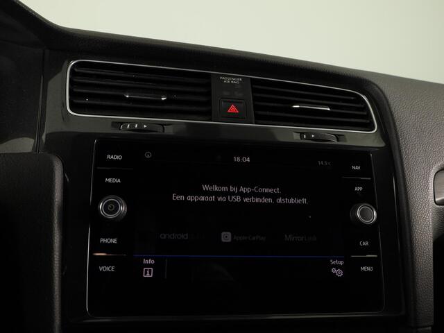 Volkswagen GOLF 1.0 TSI Comfortline 115PK | Navigatie | Parkeersensoren | Spiegelpakket