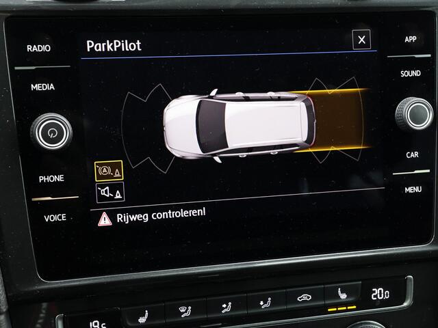 Volkswagen GOLF Variant 1.5 TSI 150pk DSG Highline · Apple/Android Car Play · P-Sensoren · Trekhaak · Stoelverwarming · Getint Glas · 15'' Inch ·