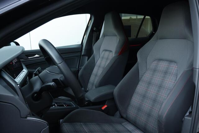 Volkswagen GOLF 2.0 TSI GTI / Carplay / Camera / Stoelverw