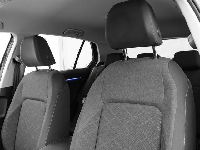 Volkswagen GOLF 1.0 eTSI 110PK DSG Life · Apple/Android Car Play · Navigatie · P-Sensoren · Sfeerverlichting · Garantie t/m 14-03-2027 of 100.000km