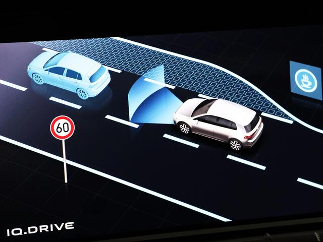 Volkswagen GOLF 1.0 eTSI 110PK DSG Life · Apple/Android Car Play · Navigatie · P-Sensoren · Sfeerverlichting · Garantie t/m 14-03-2027 of 100.000km