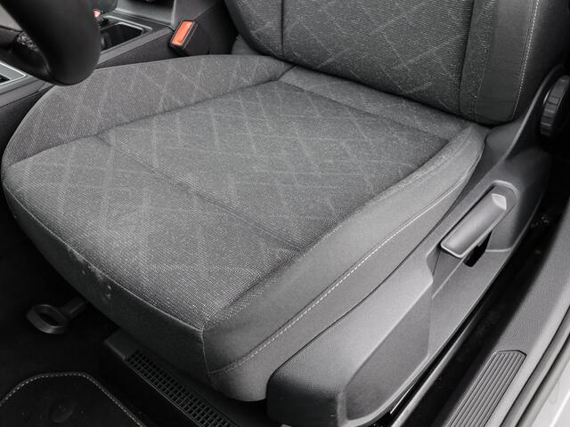 Volkswagen GOLF 1.0 eTSI 110PK DSG Life · Apple/Android Car Play · Navigatie · P-Sensoren · Sfeerverlichting · Garantie t/m 14-03-2027 of 100.000km