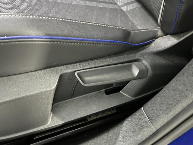 Volkswagen GOLF 1.5 eTSI R-Line / AUTOMAAT/ GARANTIE 03-2030/ PANO/ HARMAN KARDON/ PARK.SENSOR.V+A/ 360 CAMERA/ STUUR+STOEL VERWARM./ APP-CONNECT/ ACC/ DAB/ DIGITAL DASH/ RIJ-MODI/ ISOFIX/ 17'' LMV