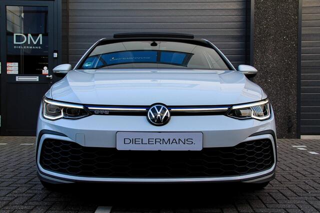 Volkswagen GOLF 1.4 eHybrid DSG GTE | Panoramadak | Carplay | Stoel/Stuur Verwarming | 19" Warmenau