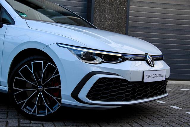Volkswagen GOLF 1.4 eHybrid DSG GTE | Panoramadak | Carplay | Stoel/Stuur Verwarming | 19" Warmenau
