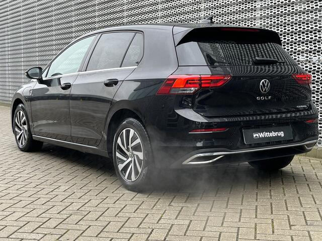 Volkswagen GOLF 1.4 eHybrid 204PK Style / Memory Seat / Stuur + Stoelverwarming / LED / Parkeersensoren V+A / Draadloze App-Connect **