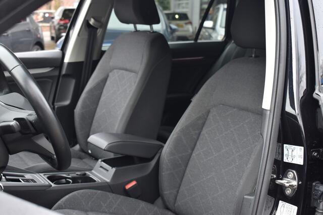 Volkswagen GOLF Variant 1.0 eTSI Life Automaat | 1e Eigenaar | Trekhaak | Navigatie | Adaptieve Cruise | 12 mnd BOVAG garantie | Whatsapp 06-53188999