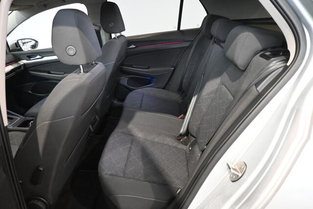 Volkswagen GOLF 1.5 eTSI R-Line Automaat Clima Carplay Cruise Control Rijklaarprijs Inruil Mogelijk!