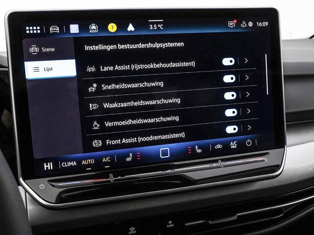 Volkswagen GOLF variant Life Edition 1.5 eTSI 116 pk 7 versn. DSG · Achteruitrijcamera · draadloze telefoonlader · Trekhaak inklapbaar, met elektrische ontgrendeling ·