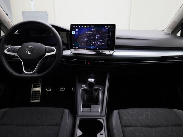 Volkswagen GOLF 1.5TSI/116PK Goal · Navigatie · Stoelverwarming · Trekhaak · Apple/Android · Garantie t/m 10-04-2027