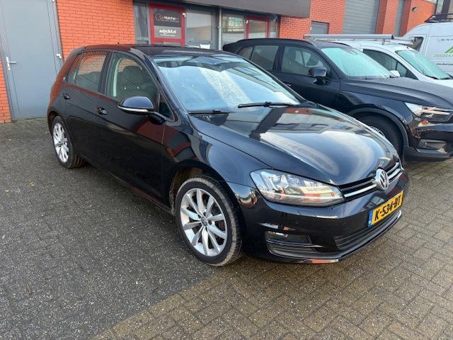 Volkswagen GOLF 1.2 TSI Business Edition Connected