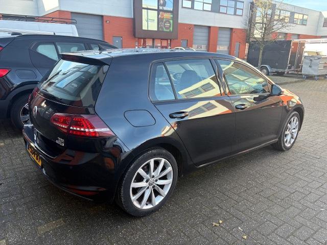 Volkswagen GOLF 1.2 TSI Business Edition Connected
