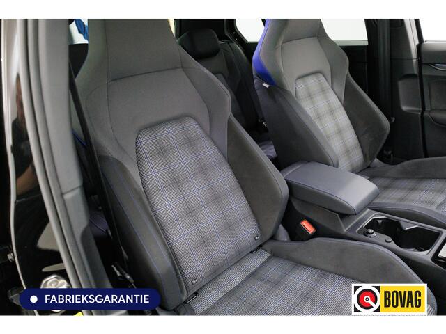 Volkswagen GOLF 1.5 eHybrid GTE Black 272 PK automaat | IQ Led | Elec. trekhaak | Headup | Stoel- & stuurverw. | PDC V + A, Camera, App. connect, Navigatie, 131 KM actieradius (WLTP)