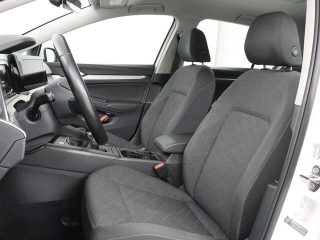 Volkswagen GOLF 1.0 TSI Life | Carplay | Sfeerverlichting | Adaptive cruise | Navigatie | Parkeerhulp | Climate control | Full LED | Bluetooth