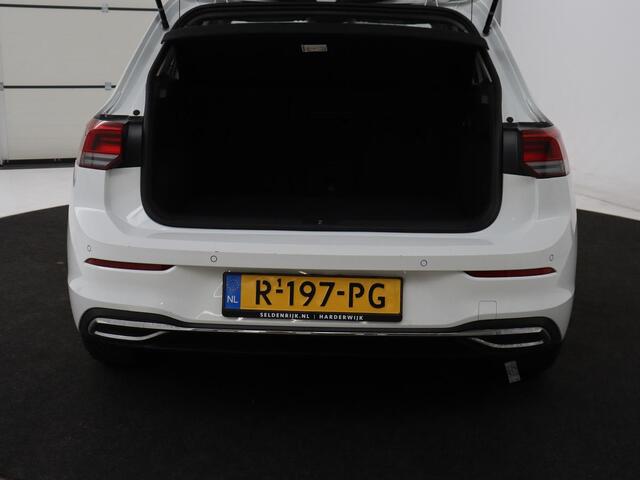 Volkswagen GOLF 1.0 TSI Life | Carplay | Sfeerverlichting | Adaptive cruise | Navigatie | Parkeerhulp | Climate control | Full LED | Bluetooth