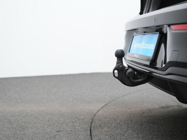 Volkswagen GOLF 1.5 eHybrid GTE 272 pk DSG | Trekhaak | Head-up display | IQ Light | Stuur-/stoelverwarming | Achteruitrijcamera
