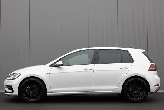 Volkswagen GOLF 1.5 TSI Highline | 2X R-LINE | CAMERA | 19 INCH | STOELVERWARMING |