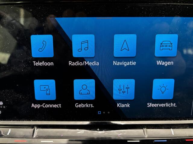 Volkswagen GOLF 1.5 TSI Life Business