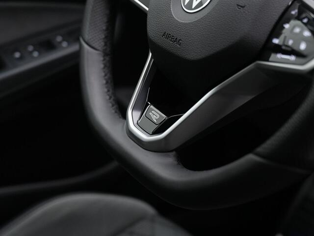 Volkswagen GOLF 1.5 eTSI 150 pk DSG R-Line Business | Trekhaak | Stuur-/stoelverwarming | Achteruitrijcamera | Adaptive Cruise