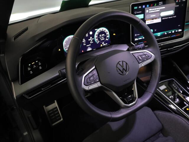 Volkswagen GOLF 1.5 eTSI 50 Jahre Edition 150 pk Automaat (DSG) | Navigatie | Panoramadak | Parkeersensoren | Achteruitrijcamera | Matrix LED koplampen | Stoelverwarming |