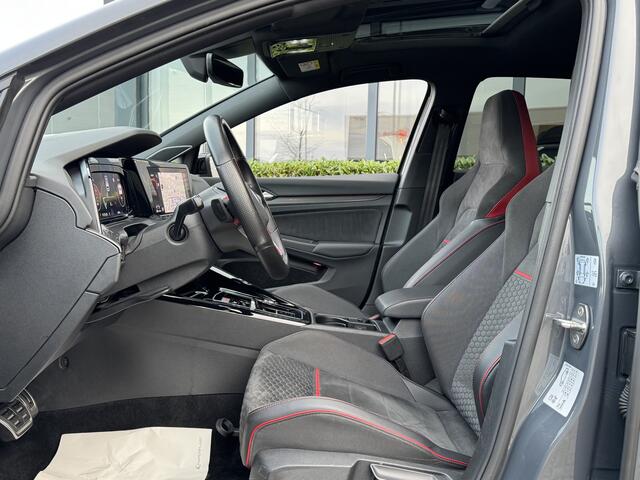 Volkswagen GOLF 8 GTI Clubsport 2.0 TSI 300pk DSG / Aut. IQ Light Panoramadak Head Up Harman Kardon 19" !!