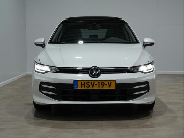 Volkswagen GOLF 1.5 eHybrid 2045pk Life Edition Panorama Ergo Camera 18"velgen Privacy glass 144