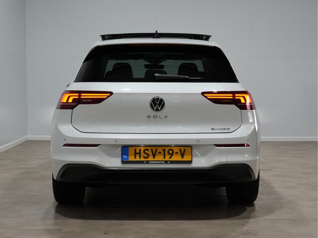 Volkswagen GOLF 1.5 eHybrid 2045pk Life Edition Panorama Ergo Camera 18"velgen Privacy glass 144