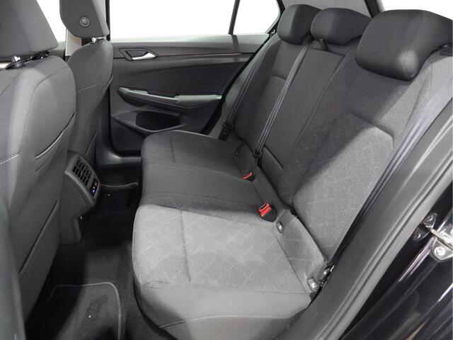 Volkswagen GOLF 1.0 TSI 110pk Life Business Navigatie Camera 17"velgen ACC 120