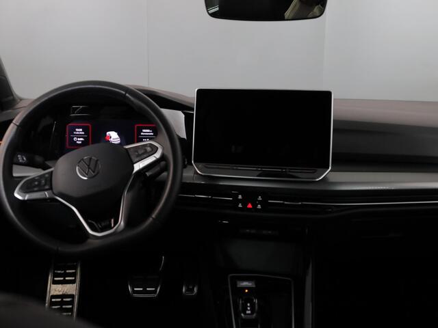 Volkswagen GOLF 1.5 eHybrid 50 Edition 204 PK PHEV | Verlengde garantie | Navigatie | 18" LM velgen | Parkeercamera |